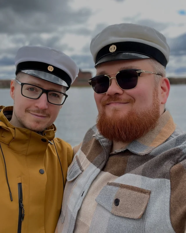 Vappupäivän kunniaksi (ja munkkien ja siman jälkeen) tuli käytyä kävelyllä ja starttaamassa terassikausi dosentti Cairnsin kanssa ihan naapurissa!