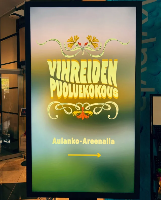 Vihreiden puoluekokous valtaa Aulangon viikonlopuksi! 

Hämeenlinnan kaupunginjohtaja @ollipoikaparviainen toivotti Vihreät tervetulleiksi Hämeenlinnaan. 

@virtasofia valittiin yksimielisesti jatkokaudelle puolueen puheenjohtajaksi. 

Itse olen tällä kertaa @viite_ry:n puoluekokousedustajana mukana.

Nähdään Aulangolla! Tänä viikonloppuna Hämeenlinna on todella Vihreä! Sofia Virran sanoin Vihreät on kaikkien aikojen puolue. Tervetuloa mukaan!

#vihreät #puoluekokous #aulanko #hämeenlinna