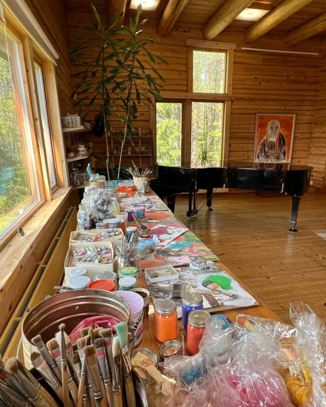 Särestöniemi-museo oli erittäin onnistunut vierailukohde. Museo juhlii Reidar Särestöniemi 100 -juhlavuotta. Kotimuseon miljöö on erittäin kiinnostava ja tuo esiin vaiheita taiteilijan elämästä. Kuvissa miljöötä ja muutama taulu näyttelystä. Kukapa ei haluaisi galleriaansa uima-allasta?

 @sarestoniemimuseo #särestö #särestöniemimuseo