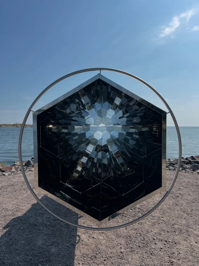 Kesäloman viimeinen aktiviteetti - Helsinki biennaali Vallisaaressa. Teema on hyvin luonnonläheinen. Tykkäsin! 💚🌲🌎
#helsinkibiennial #helsinkibiennaali #vallisaari #saaristo #kesäloma