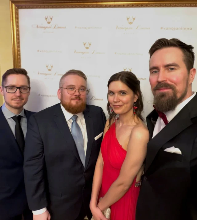 Itsenäisyyspäivän aattoa juhlistettiin 101-vuotiaassa Vanajanlinnassa. Tiesitkö, että presidentti Risto Ryti havitteli kartanoa presidentin kesäasunnoksi? Hyvää itsenäisyyspäivää! 🇫🇮